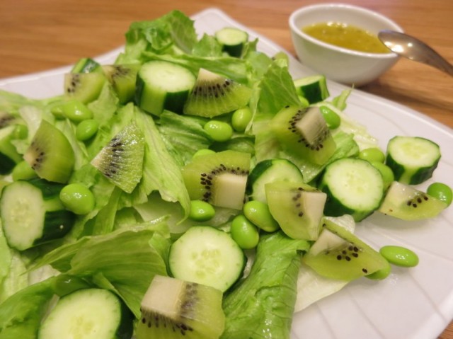 NZ産キウイのグリーンサラダ