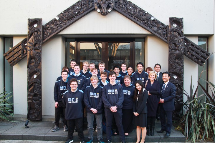 キングス・ハイスクールの生徒たちをニュージーランド大使館に案内しました