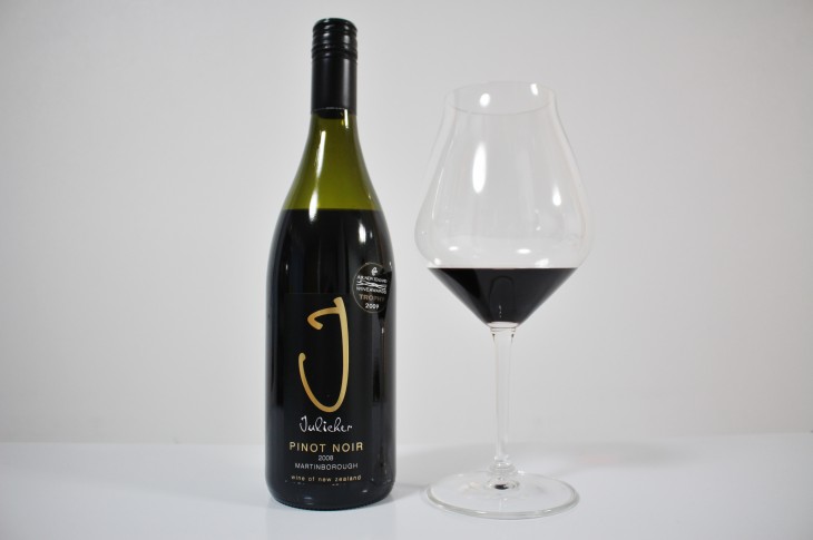 2009年度のエアーニュージーランド・ワインアワードチャンピオンワイン「ユリヒャー　ピノ・ノワール2008」